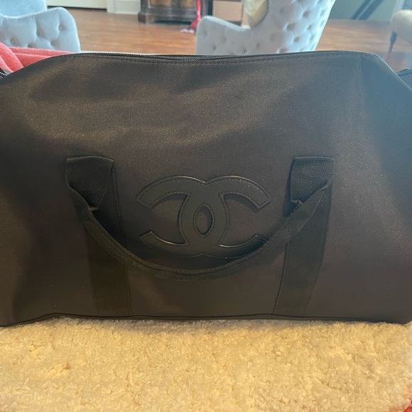 Black Duffle Vip - Picture 1 of 4